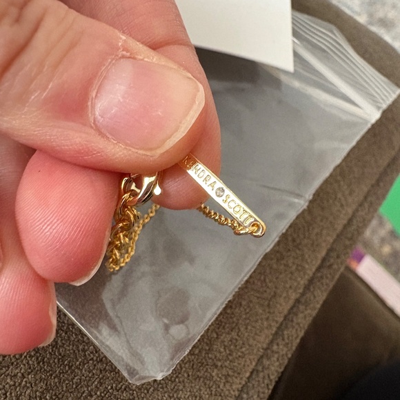 Kendra Scott Butterfly necklace . NWT - Picture 4 of 5